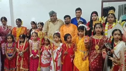 आसनसोल में माँ दुर्गा की भव्य आगमनी यात्रा, आदिशक्ति के रूप में बच्चियों ने मन मोहा 2 2 19