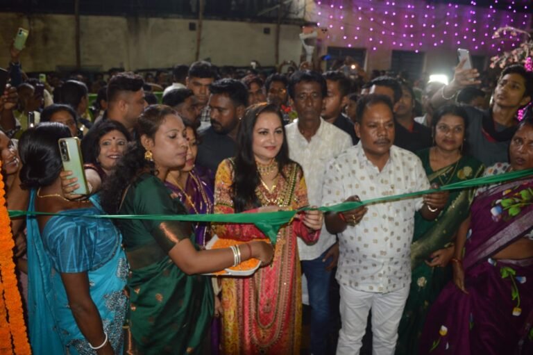 जयाप्रदा ने किया आंतरिक महिला पूजा कमेटी का उद्घाटन, झूम उठे दर्शक 1 2a06dca2 bb2c 4798 9089 5d475002bb6c