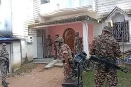 बालू तस्करी. बंगाल में ED की मैराथन छापेमारी, 22 ठिकानों पर रेड, शिकंजे में सैंड किंग अरूण सर्राफ 3 3 8