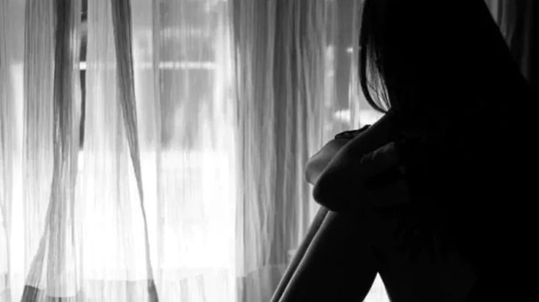 शर्मनाक. सोशल नेटवर्किंग साइट पर दोस्ती, फिर गंगा नदी के बीच नाव में ले जाकर किया रेप 1 3