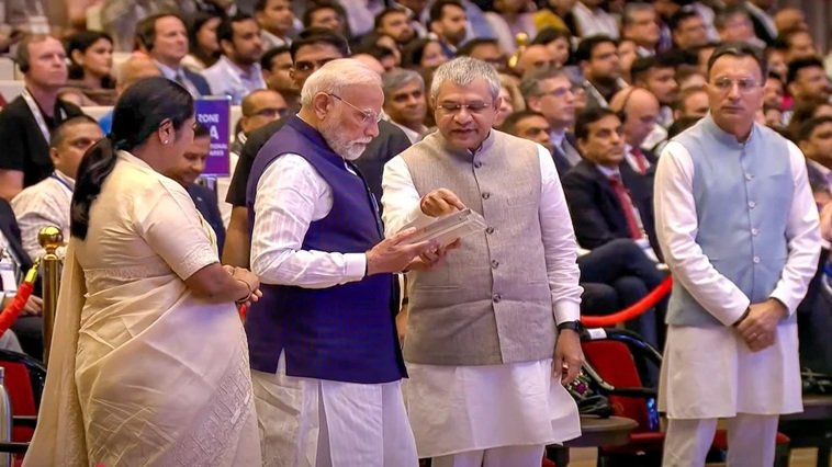 पीएम मोदी ने जारी किया पहला Made in Bharat चिप, विक्रम दिया नाम, सेमीकंडक्टर पर रखा बड़ा लक्ष्य 1 8 1