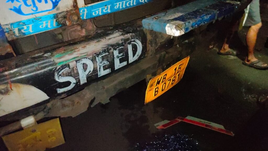 तेज रफ्तार ट्रक का कहर, देंदुआ में दुर्घटना के बाद भड़की भीड़ 3 WhatsApp Image 2025 09 02 at 9.03.17 PM