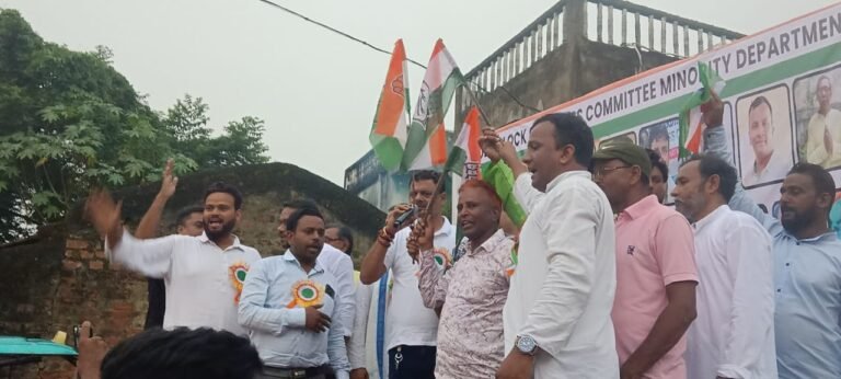 कुल्टी में तृणमूल को झटका: वार्ड 19 के कार्यकर्ता कांग्रेस में शामिल 1 ef57ac60 0db2 4124 a79e 9f52351ef978