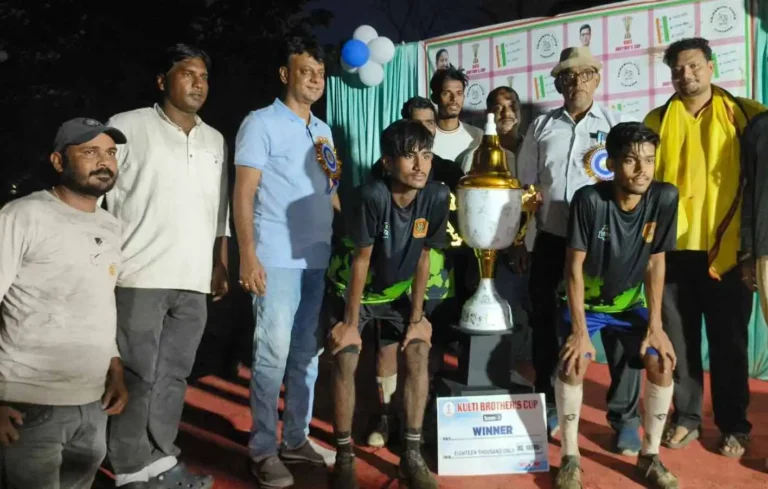 যুবনেতা তুফানকে শ্রদ্ধাঞ্জলি, কুলটি ব্রাদার্স কাপে ঝলমল করল রায়ন আরএসআর 1 ezgif 14ba97628e380e