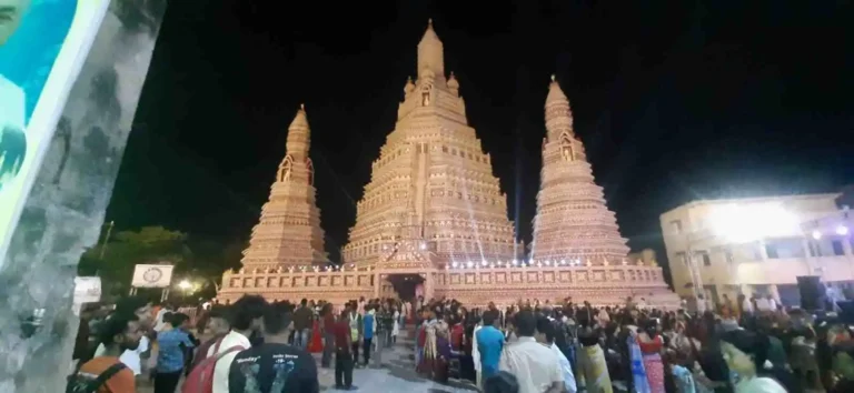 ЁЯМЯ рдерд╛рдИрд▓реИрдВрдб рдордВрджрд┐рд░ рдХреЗ рд░реВрдк рдореЗрдВ рд╕рдЬрд╛ рдЕрдЧреНрд░рдгреА рд╕рд╛рдВрд╕реНрдХреГрддрд┐рдХ рдкрд░рд┐рд╖рдж рдХрд╛ 58рд╡рд╛рдВ рджреБрд░реНрдЧрд╛ рдкреВрдЬрд╛ рдкрдВрдбрд╛рд▓ 1 ezgif 34a09619765386