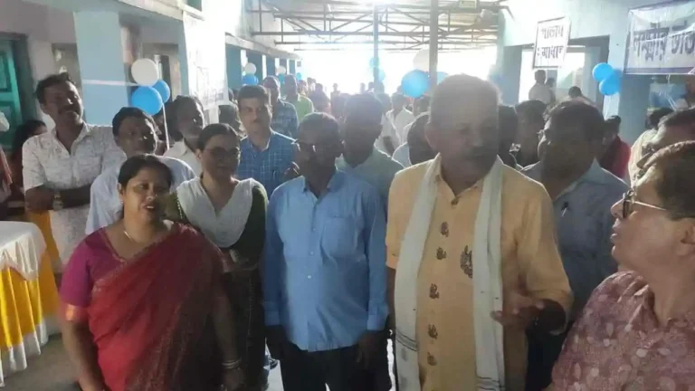 दुर्गापुर में ‘पाड़ा समाधान’ से पहले तोला-बाजी के पोस्टर, इलाके में हड़कंप 1 ezgif 5279a73f381d8f