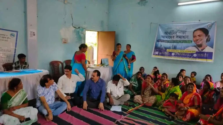 सलानपुर-अल्लाडी में ‘आमादेर पाड़ा, आमादेर समाधान’ कार्यक्रम से गूंजे जनता के स्वर 1 ezgif 544ab0d061d30b