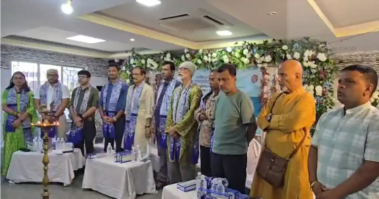 আসানসোলে ড্রয়িং প্রতিযোগিতা: রঙে রঙে সমাজ আর সংস্কৃতির ছবি 1 ezgif 554cd82c50334a