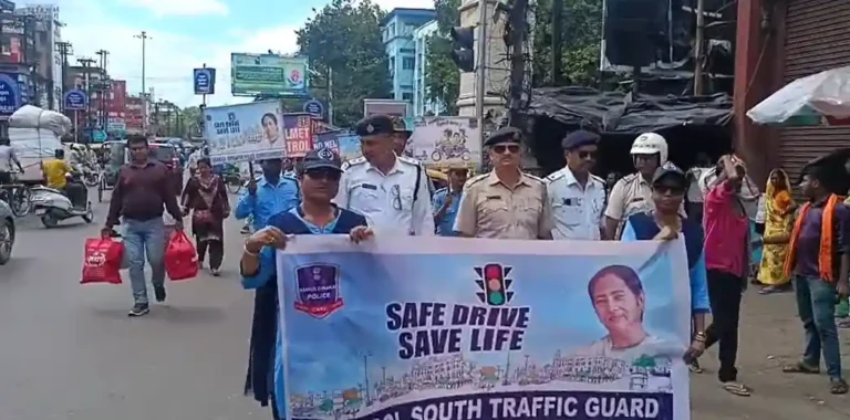 ЁЯЪж рдЖрд╕рдирд╕реЛрд▓ рдореЗрдВ рдирд┐рдХрд▓реА рд╕рдбрд╝рдХ рд╕реБрд░рдХреНрд╖рд╛ рд░реИрд▓реА: тАШрд╕реЗрдл рдбреНрд░рд╛рдЗрд╡, рд╕реЗрд╡ рд▓рд╛рдЗрдлтАЩ рдХрд╛ рд╕рдВрджреЗрд╢ 1 ezgif 5bc48992969272