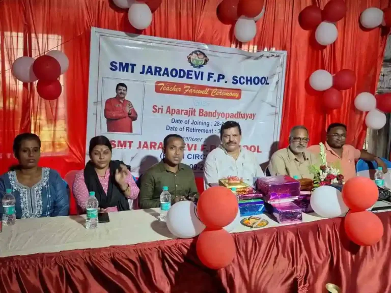 ЁЯМ╕ рдмрд░рд╛рдХрд░: рдЕрдкрд░рд╛рдЬрд┐рдд рдмрдирд░реНрдЬреА рдХреА рд╡рд┐рджрд╛рдИ рдкрд░ рдирдо рд╣реБрдИ рдЖрдБрдЦреЗрдВ, рдЧреВрдВрдЬреЗ рднрд╛рд╡реБрдХ рд╢рдмреНрдж 1 ezgif 610299e2cb1b4b