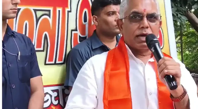 ezgif 6a6110b4e02772