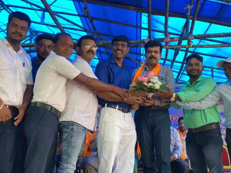 গণেশ পূজায় চক্ষু শিবির: ১৮ জন ছানি অপারেশনের জন্য নির্বাচিত 1 ezgif 85ffba92a41c58