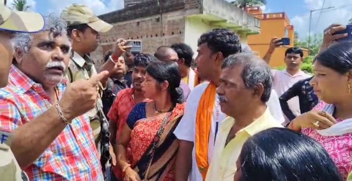 ЁЯЪи ржкрж╛ржирзНржбржмрзЗрж╢рзНржмрж░: ржмрж┐ржЬрзЗржкрж┐рж░ ржЧрзАрждрж╛ ржУ рждрзБрж▓рж╕рзА ржмрж┐рждрж░ржгрзЗ рждрзГржгржорзВрж▓ рж╕ржорж░рзНржерж┐ржд рж╣рж╛ржорж▓рж╛ 1 f0a6a632 fbcd 48d2 95ac 40dff05c6608