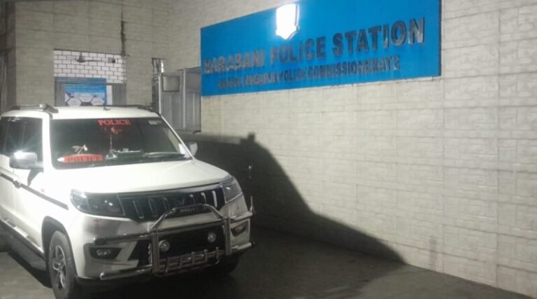 দম্পতির ঝুলন্ত দেহ উদ্ধার