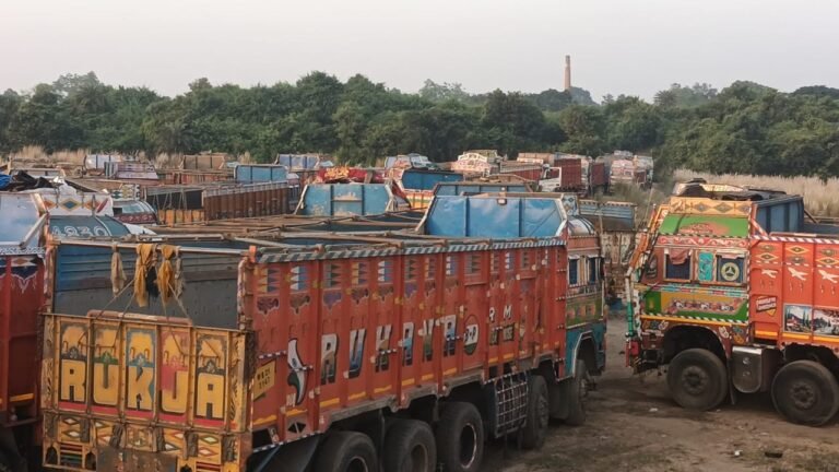 EXCLUSIVE: केंद्रीय जांच के बीच शिल्पांचल में बालू तस्करी बदस्तूर जारी, DM के निर्देश बेमानी, क्या CP लेंगे एक्शन? 1 1