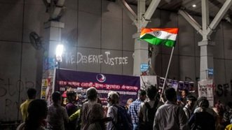 ‘Reclaim The Night Again’— মেয়েরা রাস্তায়, মুখ্যমন্ত্রীর মন্তব্যে তীব্র ক্ষোভ 2 3 16