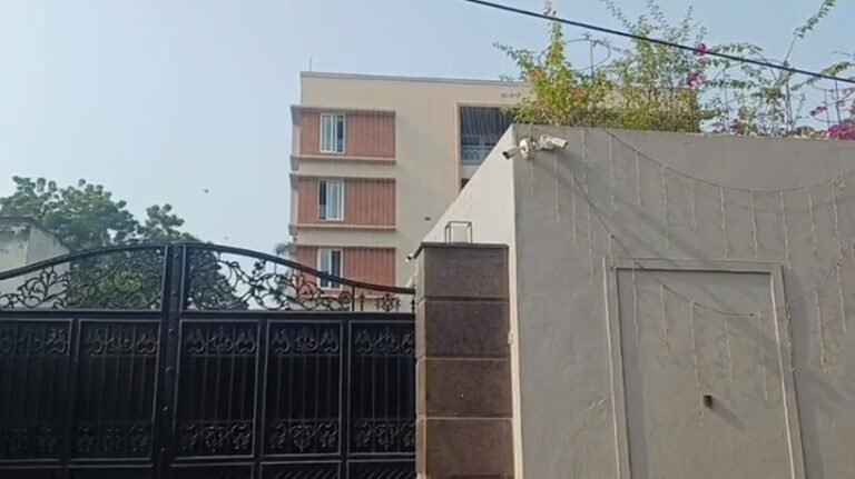 আসানসোলের ধনী বালি ব্যবসায়ীর বাড়িতে ইডি’র দাপুটে তল্লাশি! 1 5 15