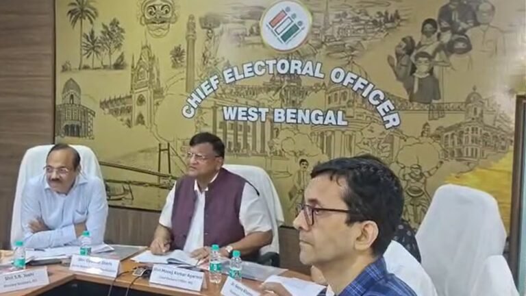 SIR : अब लक्ष्य बंगाल, EC की विशेष टीम पहुंची, बैठक-दौरे के साथ तैयारी शुरू 1 6 4