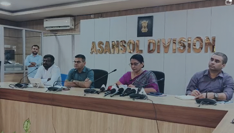 छठ पर्व पर यात्रियों को तोहफा — आसनसोल रेल मंडल ने बढ़ाई सुविधाएँ, खास इंतज़ाम जारी 1 Screenshot 2025 10 22 163753