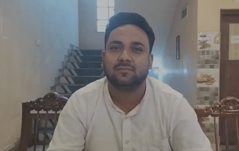 🕵️ বিজেপি-তৃণমূল মুখোমুখি, AIMIM নেতার বিস্ফোরক প্রশ্ন — “তাহসিন পালালে টাকা ফেরত দেবেন মলয় ঘোষঠাকুর?” 1 Screenshot 2025 10 23 193703