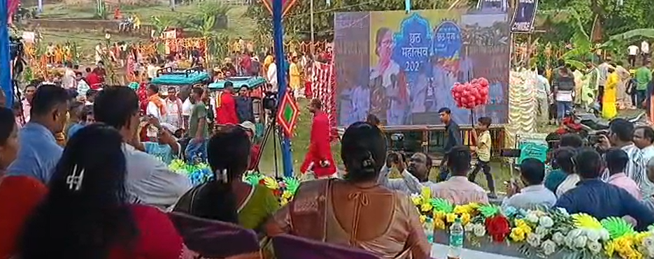 ЁЯМЕ рдордорддрд╛ рдмрдирд░реНрдЬреА рдиреЗ рдХрд┐рдпрд╛ рддрдкрд╕реА рдмрд╛рдмрд╛ рдЫрда рдШрд╛рдЯ рдХрд╛ рд╡рд░реНрдЪреБрдЕрд▓ рдЙрджреНрдШрд╛рдЯрди, рдЖрд╕реНрдерд╛ рдХреЛ рдирдИ рдЙрдбрд╝рд╛рди 2 Screenshot 2025 10 27 191313