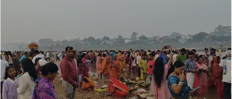 🌞 ছট পূজায় আলোয় ভাসল বরাকার! সূর্য অর্ঘ্যে জনসমুদ্র কুলটিতে 1 Screenshot 2025 10 28 095619