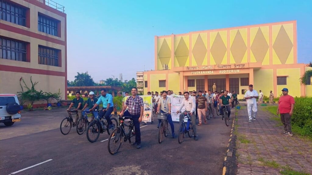 डीवीसी डीएसटीपीएस में “फिट इंडिया स्वच्छता फ्रीडम रन 6.0 – क्लीन इंडिया, हेल्दी इंडिया” साइकिल रैली का आयोजन 2 WhatsApp Image 2025 10 13 at 5.08.53 PM