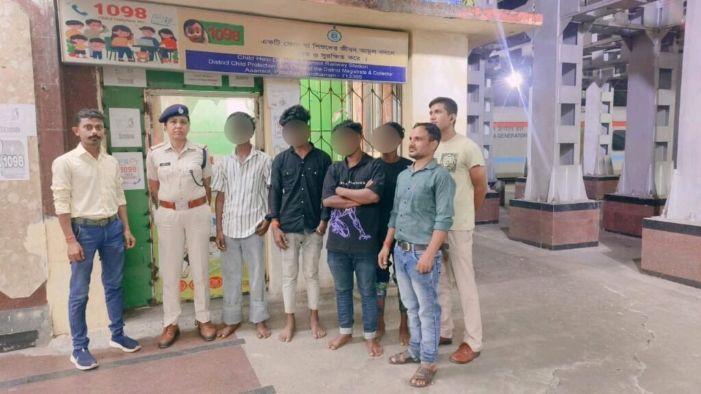 आसनसोल में RPF की बड़ी कार्रवाई, 2 मानव तस्कर अरेस्ट, बचाए गए 4 नाबालिग 2 WhatsApp Image 2025 10 16 at 3.54.32 PM