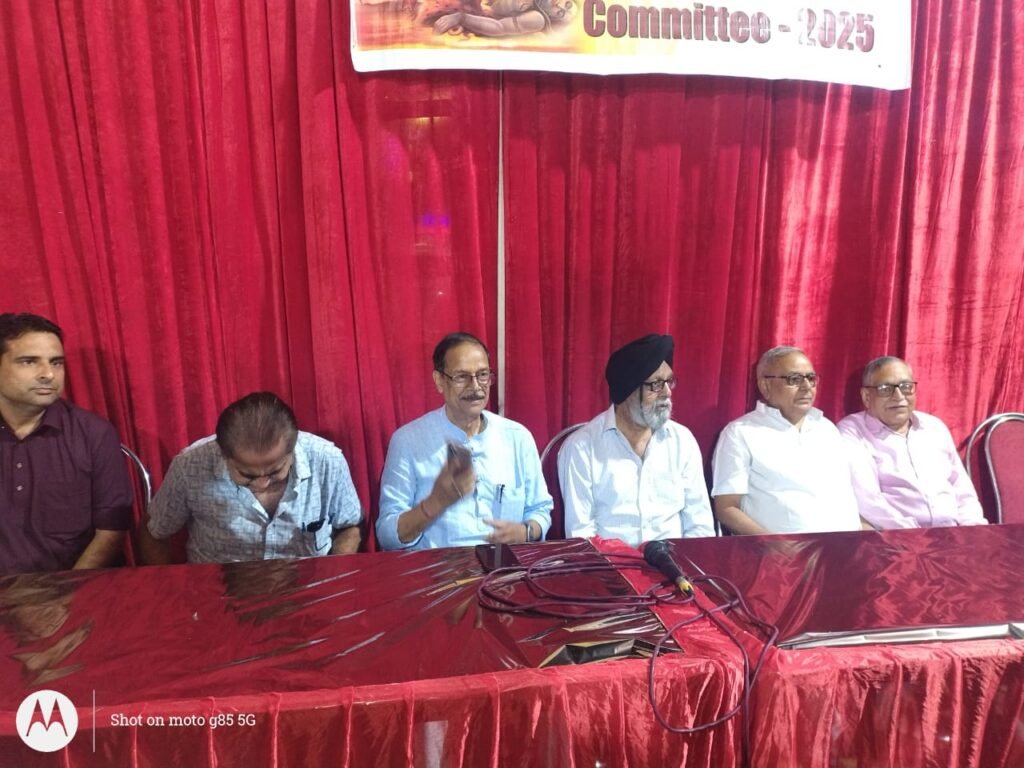 आर्य संघ की काली पूजा में दिखी एकता-भाईचारा, मंत्री ने किया उद्घाटन 3 WhatsApp Image 2025 10 19 at 9.49.09 PM