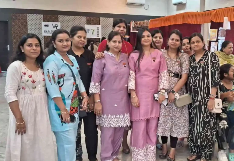 बराकर में दीपावली मेले में सृजन शाखा की रौनक — महिला शक्ति का शानदार प्रदर्शन 1 ezgif 69e64ba363f417