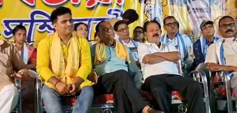 कुल्टी में ‘विजय सम्मेलन’ में गरजे नरेंद्रनाथ चक्रवर्ती, बोले—ममता बनर्जी की सौगंध खाकर लड़ेंगे आख़िरी दम तक! 1 ezgif 768d992ad7ee27