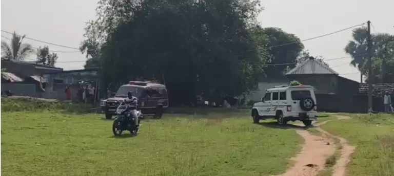 দুর্গাপুর ধর্ষণকাণ্ডে পুলিশের বড় পদক্ষেপ, বিজরায় গিয়ে পুনর্গঠন 1 ezgif 8225b8d1940053