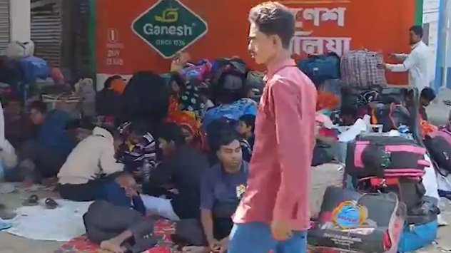 इधर बंगाल में SIR जारी, उधर बांग्लादेश बॉर्डर पर लग रहा घुसपैठियों का भारी जमावड़ा 1 3 17