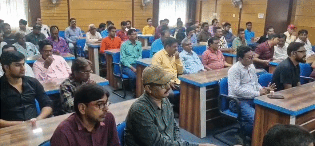 ‘आमादेर पाड़ा-आमादेर समाधान’: आसनसोल में मेयर ने ठेकेदारों को दी सख्त चेतावनी! 2 Screenshot 2025 11 06 174633