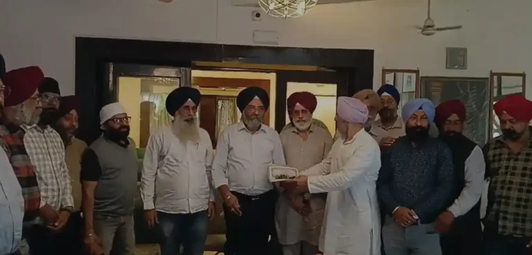 আসানসোলে ইতিহাস! গুরু নানক গুরুদ্বারাকে ৭০ কাঠা জমি দান—গুরুবাণীতে সম্পন্ন মহা-অনুষ্ঠান 1 ezgif 41768d6fb4c6cfb4