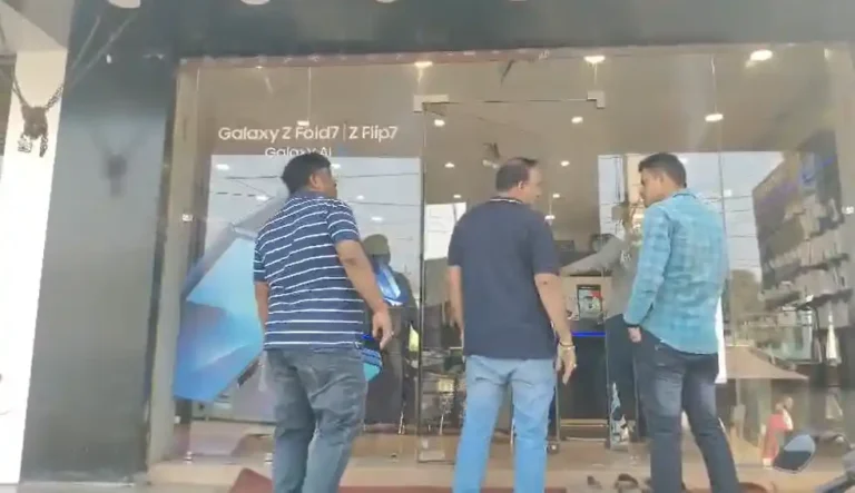 ezgif 5c0f605f8a64454f