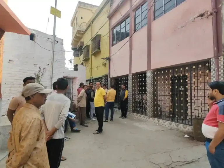 বরাকরে চাঞ্চল্য: কাউন্সিলরের দেওরের ঝুলন্ত দেহ উদ্ধার, রহস্য ঘনীভূত 1 ezgif 5c36d0fa8fa9b14a