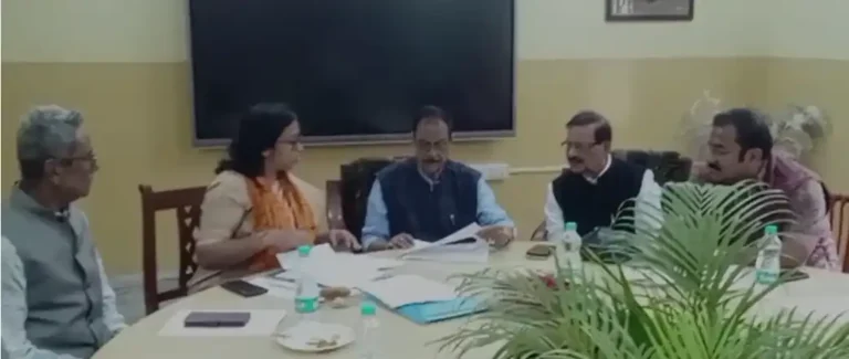 आसनसोल गर्ल्स कॉलेज में बड़ी बैठक! नए अध्यक्ष की नियुक्ति पर फैसला जल्द 1 ezgif 6a6a3af5ad2d7c30