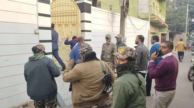 বাংলা–ঝাড়খণ্ডে ইডির তাণ্ডব: কোটি টাকার নগদ-সোনা উদ্ধার, সিন্ডিকেটে কাঁপুনি 2 image 4