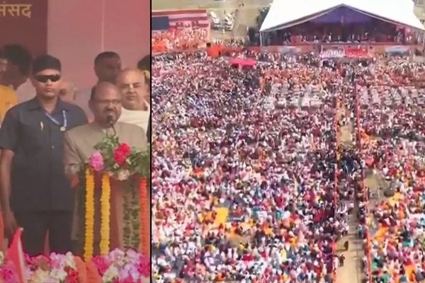 कोलकाता में लाखों लोगों ने किया गीता पाठ, विधानसभा चुनाव से पहले बंगाल में ‘धर्मयुद्ध’ का ऐलान 2 2 4