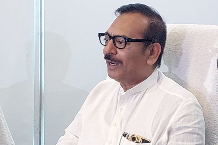 मंत्री अरूप विश्वास का कोयलांचल दौरा, TMC नेताओं के साथ की SIR की समीक्षा 1 ARUP BISWAS