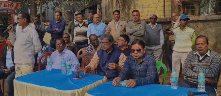 বেতন বিলম্বে ক্ষোভ ফেটে পড়ল শ্রমিক মহলে, বাঁকোলায় KKSC’র হাঁকডাক 1 Screenshot 2025 12 12 204807