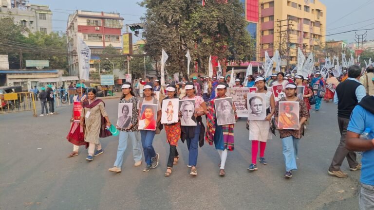 ‘নারীর ওপর অত্যাচার বন্ধ করো’— অঙ্গীকার যাত্রায় গর্জে উঠলো হাজারো নারী 1 b746999a d4ab 40f8 af7f bbd5f91d54da
