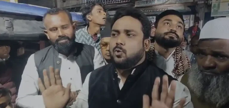 सभा के दौरान AIMIM नेता पर पत्थर और अंडे—दानिश अजीज़ ने TMC को बताया जिम्मेदार 1 ezgif 25a005ec3eed9609