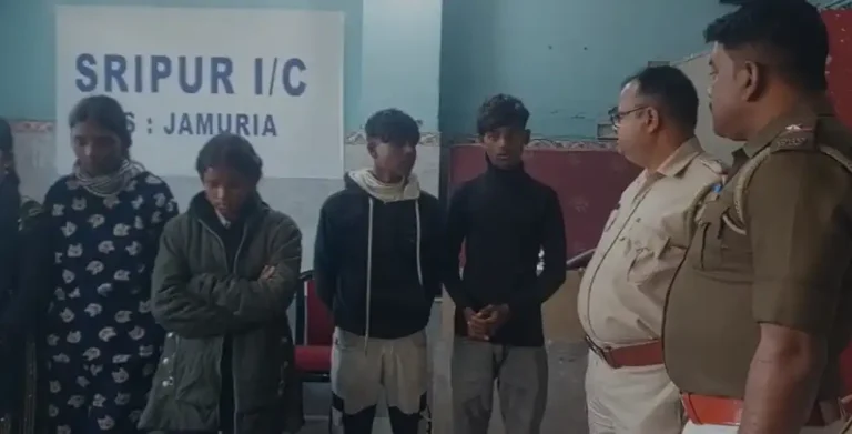 গুজরাটে কাজে যাওয়ার পরিকল্পনা! জামুরিয়ার পাঁচ নাবালক-নাবালিকার রহস্যময় অন্তর্ধান 1 ezgif 475f525949197fd3