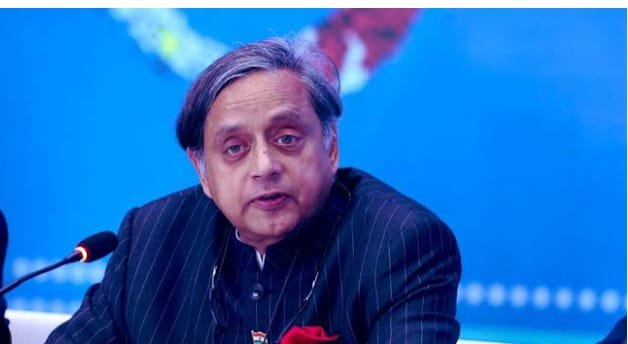 केरल चुनाव से पहले कांग्रेस में घमासान, शशि थरूर की दूरी ने बढ़ाई टेंशन 1 a5dd8e03 a33f 4acb a729 d1abf58cd0ed