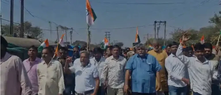 পাণ্ডবেশ্বরে শহিদ স্মৃতিসৌধে তালা! প্রাক্তন বিধায়কের তোপ বর্তমান বিধায়কের বিরুদ্ধে 1 ezgif 2281ed2b35edf6c1