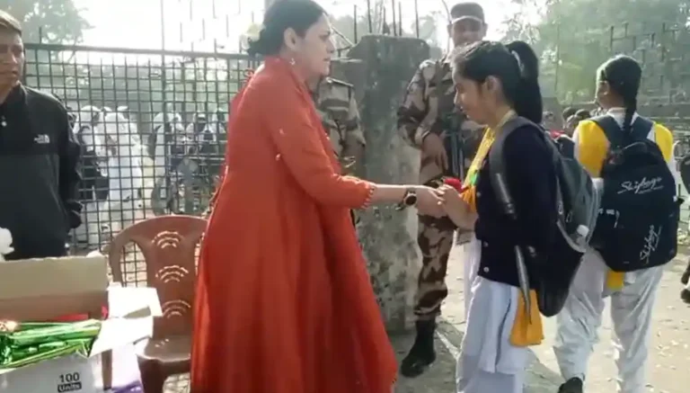 ezgif 7d5218c164558f13