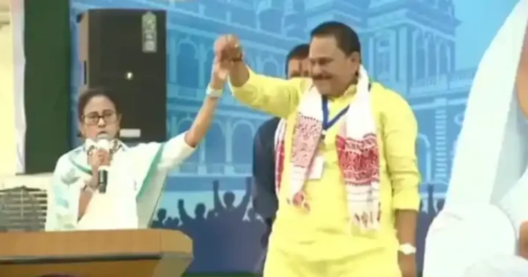 মঞ্চ থেকেই কড়া বার্তা! হরে রাম সিংকে ছেলেকে নিয়ে সতর্ক করলেন মমতা বন্দ্যোপাধ্যায় 1 ezgif 8d871471fed9c96f