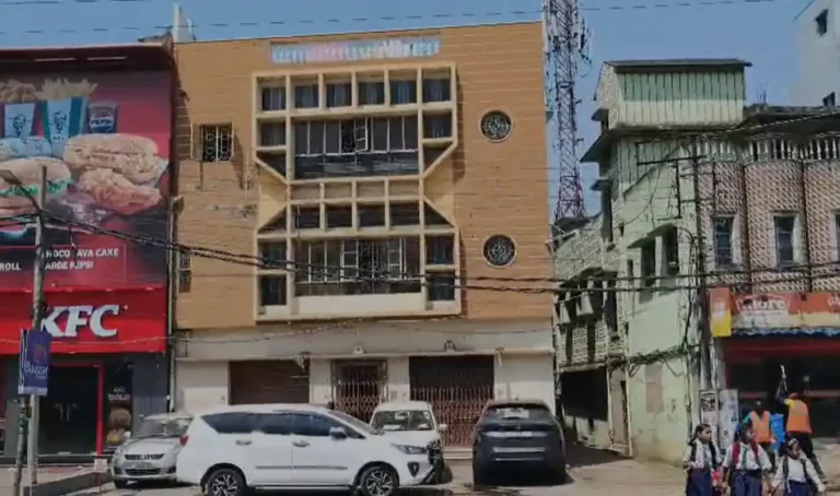 ezgif 2a63461b058a8415